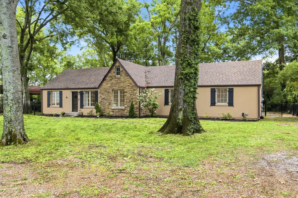 5905 Old Harding Pike Nashville TN 37205