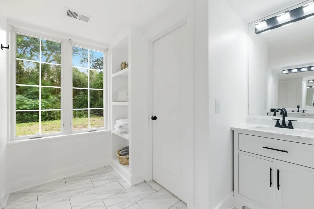 5905 Old Harding Pike Nashville TN 37205