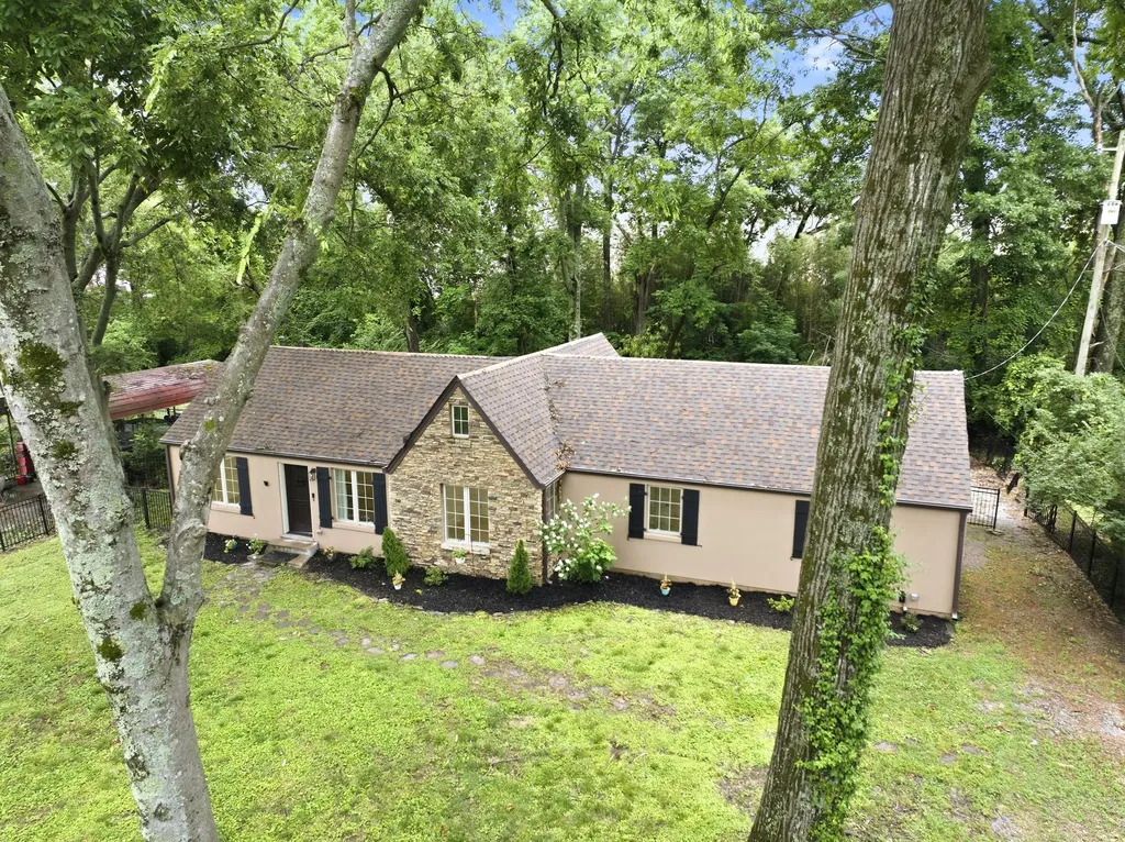 5905 Old Harding Pike Nashville TN 37205