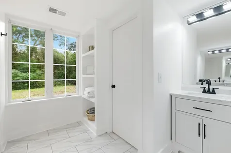 5905 Old Harding Pike Nashville TN 37205