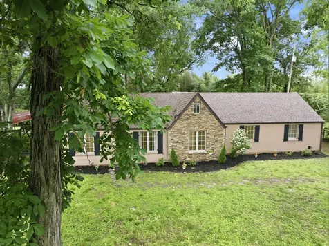 5905 Old Harding Pike Nashville TN 37205