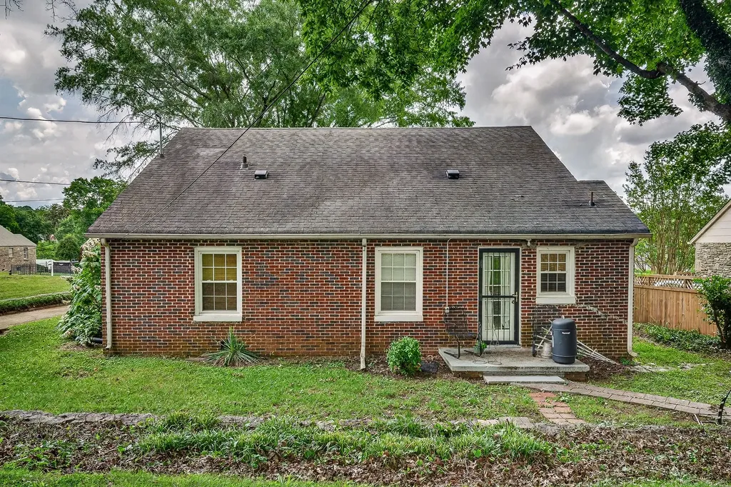 502 4th Avenue Fayetteville TN 37334