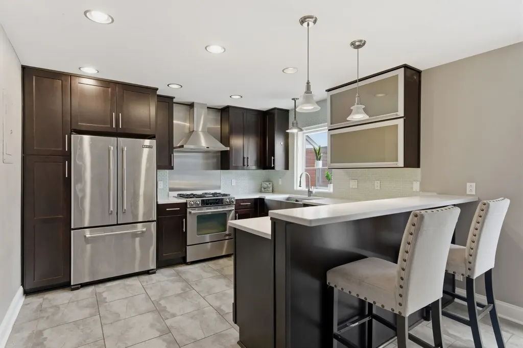 8207 Sawyer Brown Road Nashville TN 37221