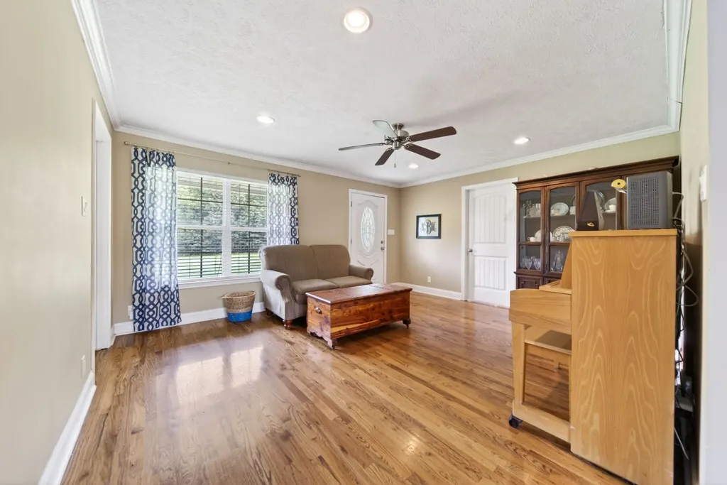 8023 Bethlehem Road Springfield TN 37172