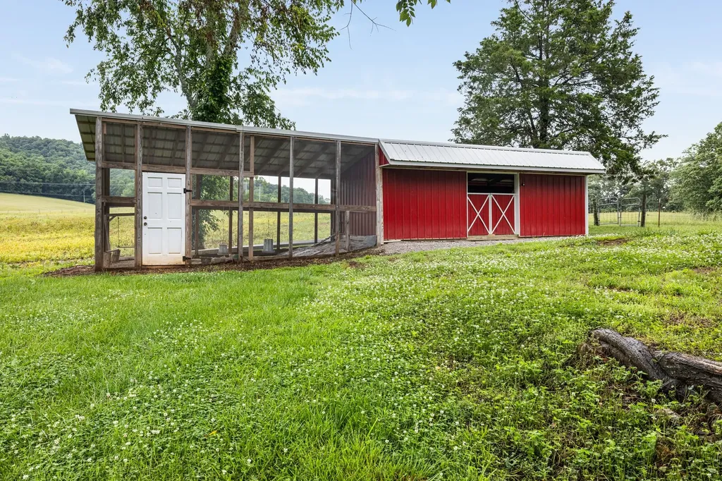 380 Webbs Camp Road Walling TN 38587
