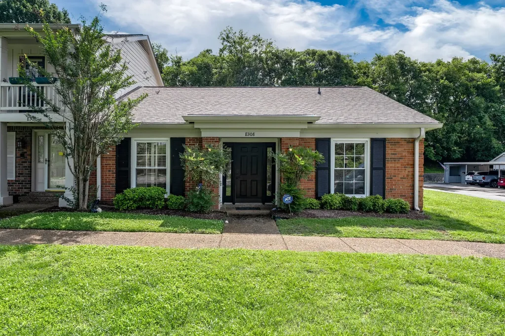 8300 Sawyer Brown Road Nashville TN 37221