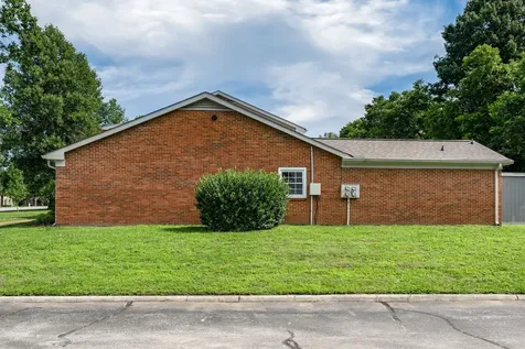 8300 Sawyer Brown Road Nashville TN 37221