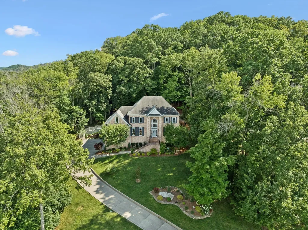 1943 Bristol Court Brentwood TN 37027