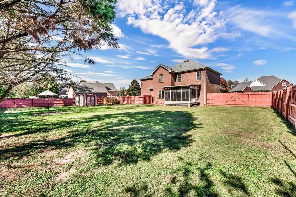 4244 N Woodstock Drive Clarksville TN 37040