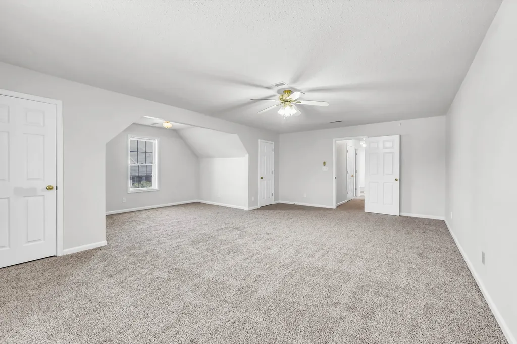 4244 N Woodstock Drive Clarksville TN 37040