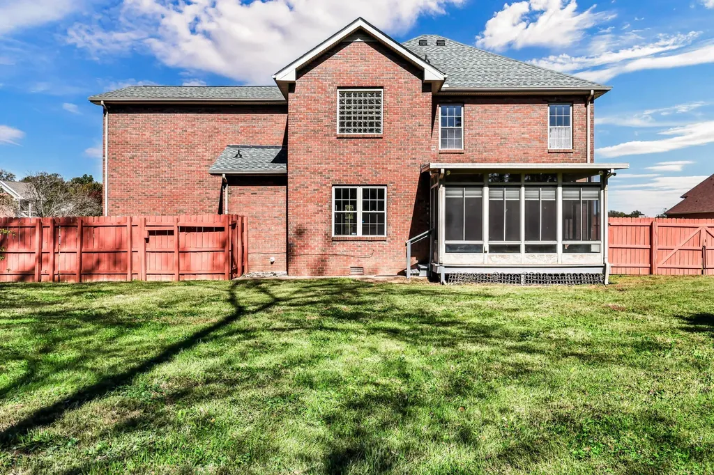 4244 N Woodstock Drive Clarksville TN 37040