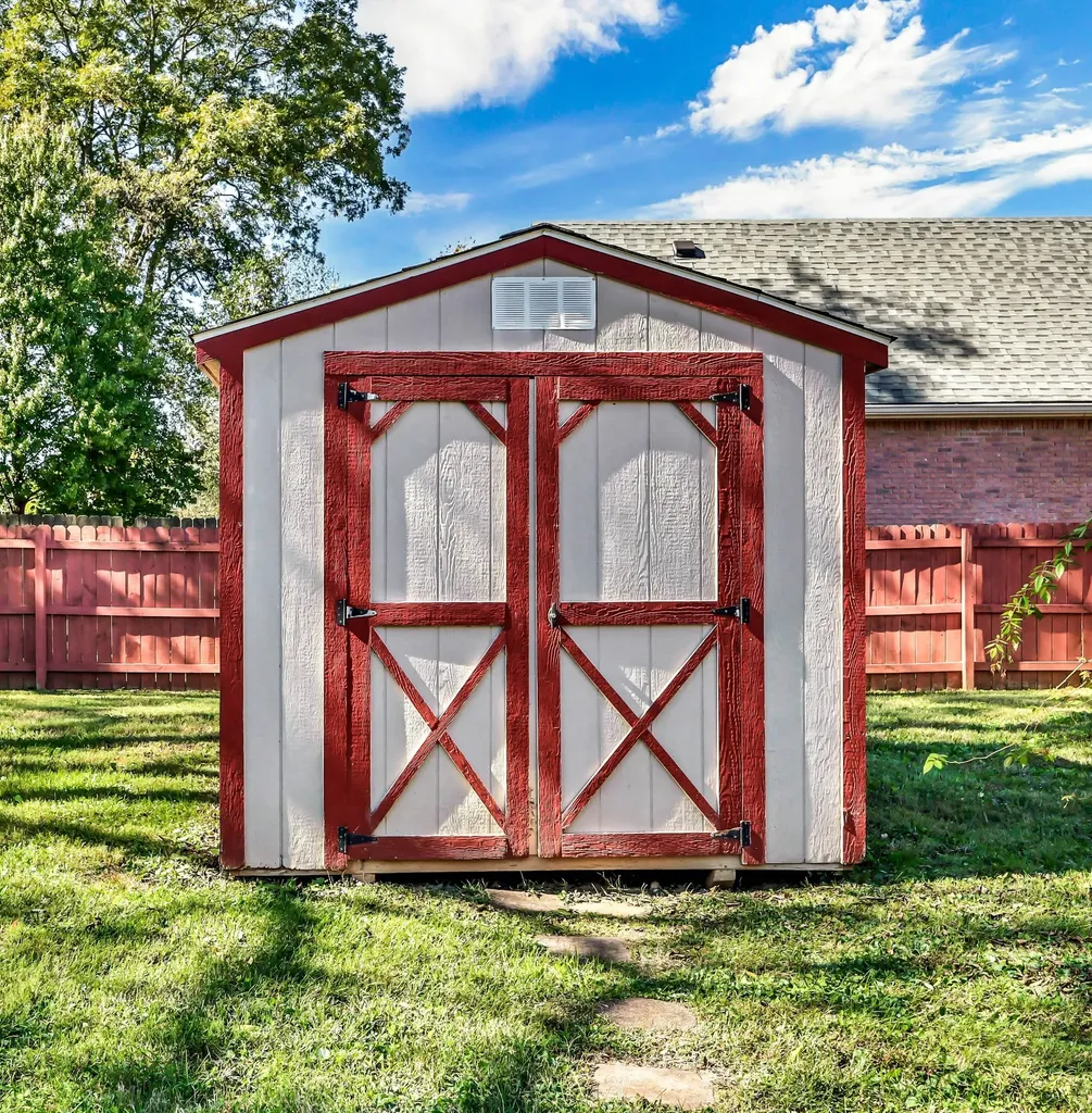 4244 N Woodstock Drive Clarksville TN 37040