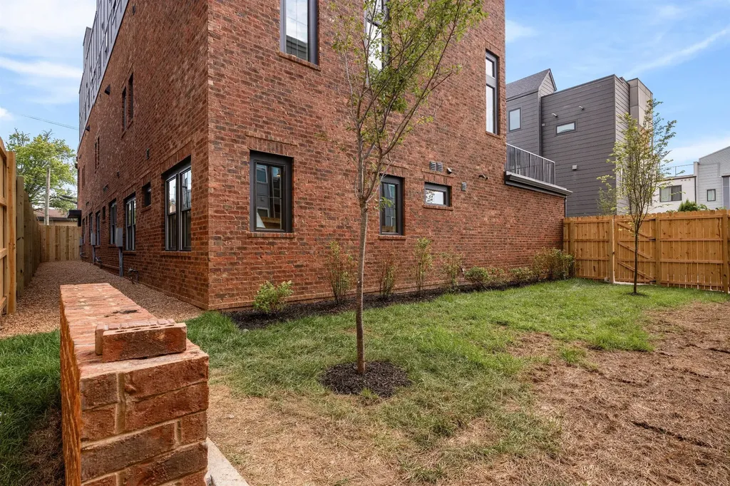 1208D Hawkins Street Nashville TN 37203