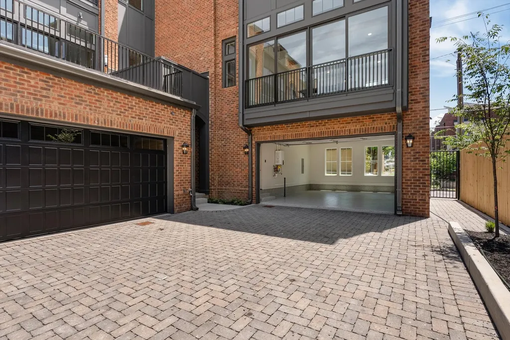 1208A Hawkins Street Nashville TN 37203