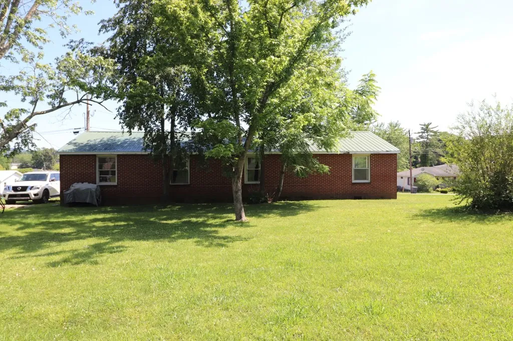 814 W End Avenue Mcminnville TN 37110