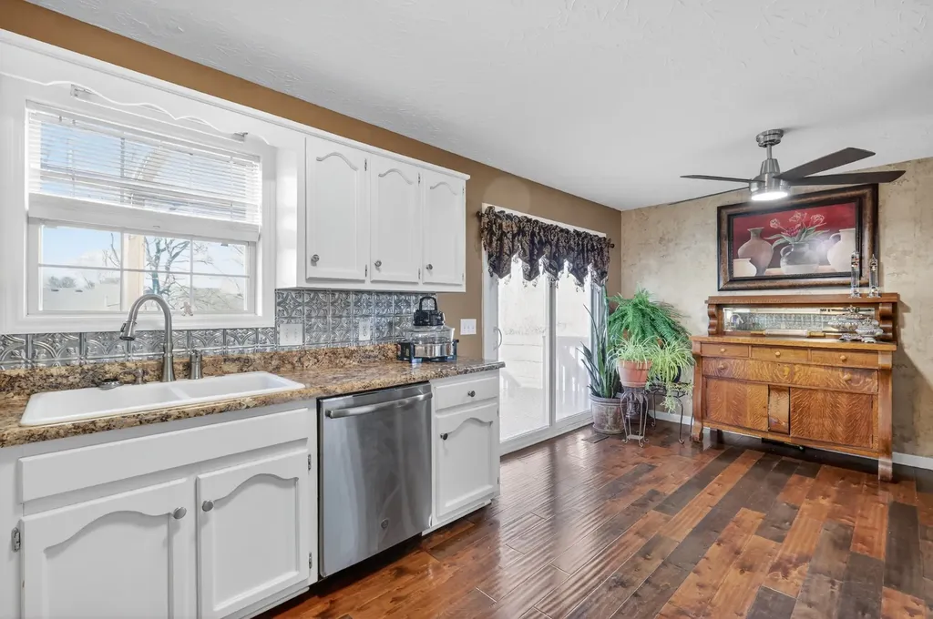 105 Hunterwood Drive White House TN 37188