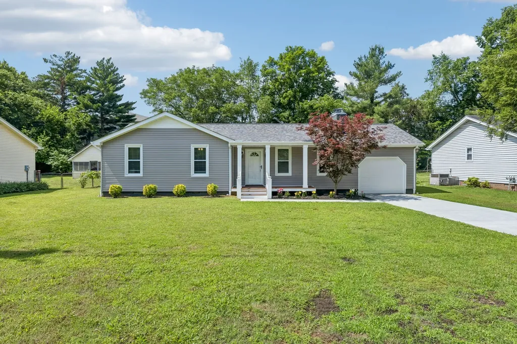 105 N Hampton Court Smyrna TN 37167