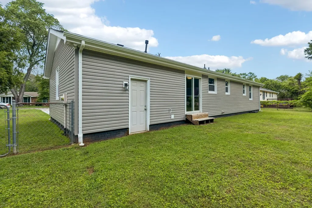 105 N Hampton Court Smyrna TN 37167