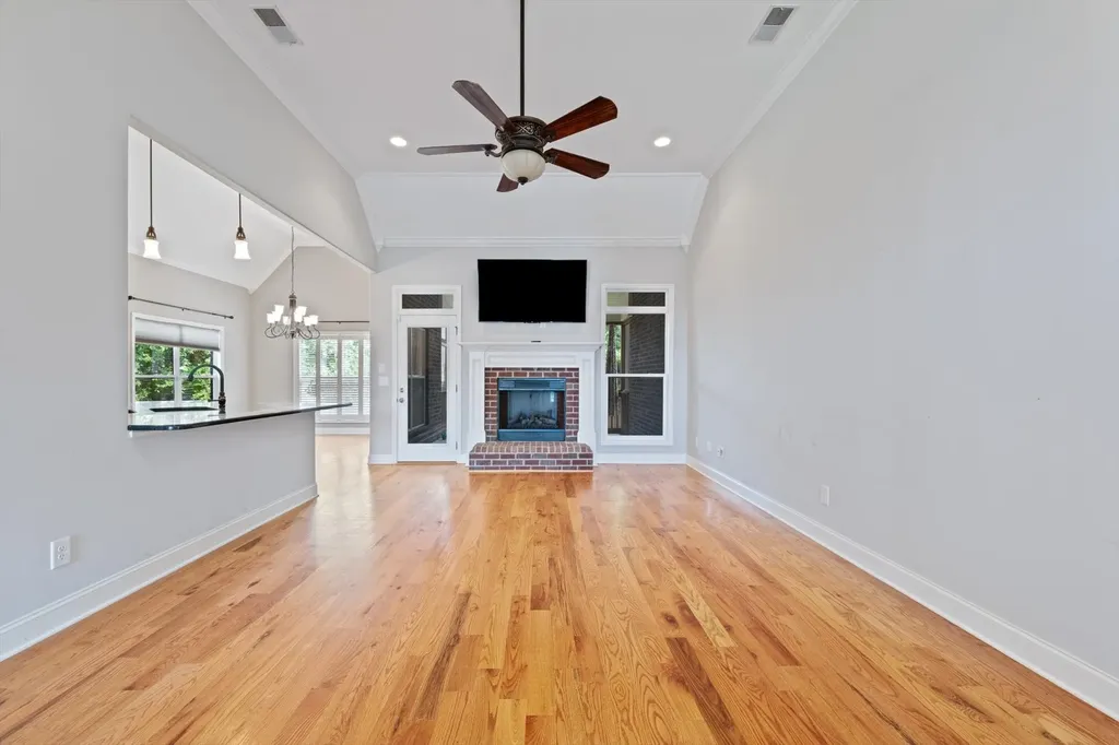 1041 Nealcrest Circle Spring Hill TN 37174