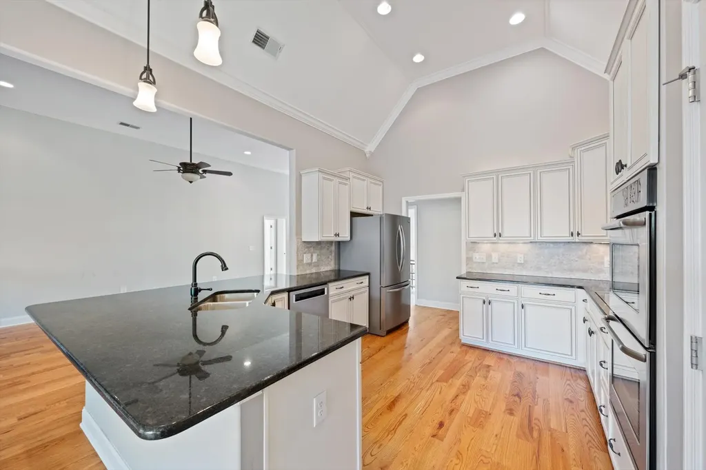 1041 Nealcrest Circle Spring Hill TN 37174