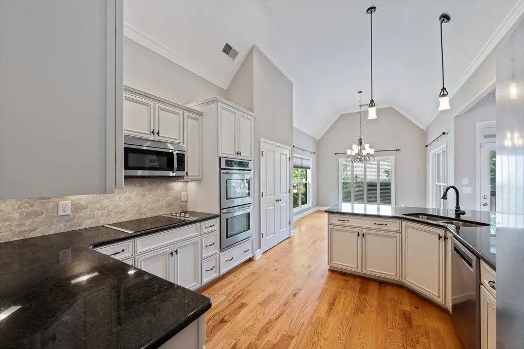 1041 Nealcrest Circle Spring Hill TN 37174