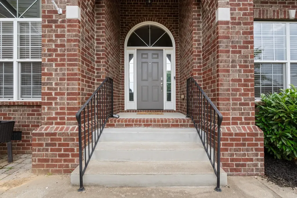 1041 Nealcrest Circle Spring Hill TN 37174