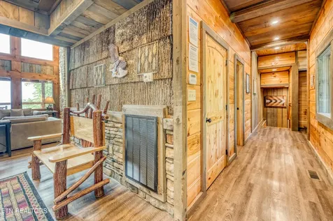 809 Pinecrest Way Sevierville TN 37862