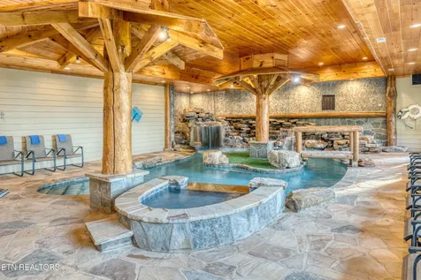 809 Pinecrest Way Sevierville TN 37862