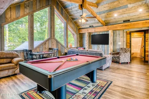 809 Pinecrest Way Sevierville TN 37862