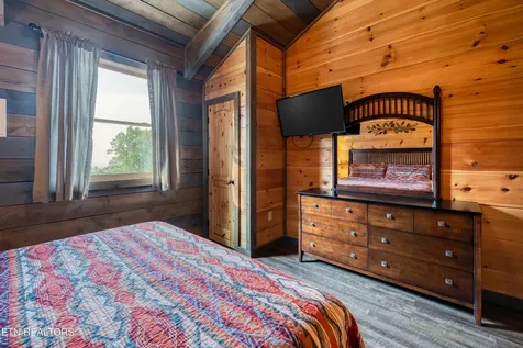 809 Pinecrest Way Sevierville TN 37862