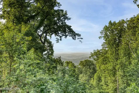 809 Pinecrest Way Sevierville TN 37862
