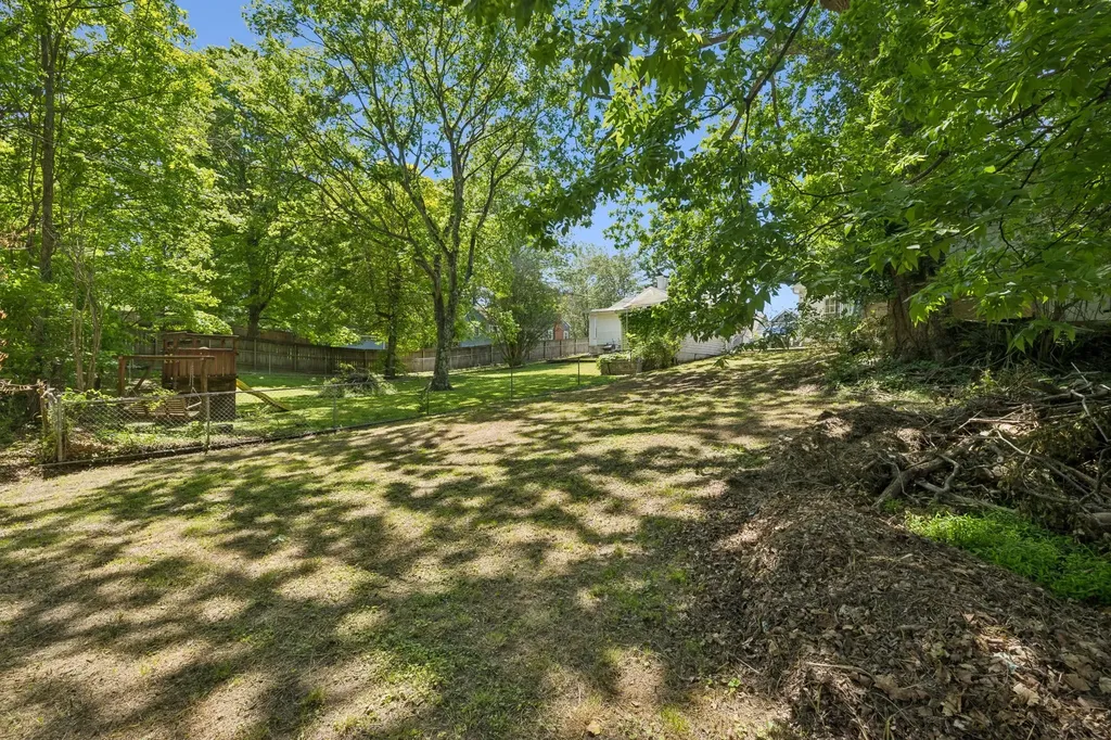 821 Greenwood Avenue Clarksville TN 37040