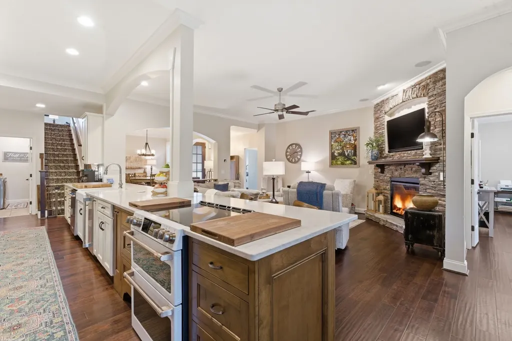 1010 Larkwood Drive Hermitage TN 37076
