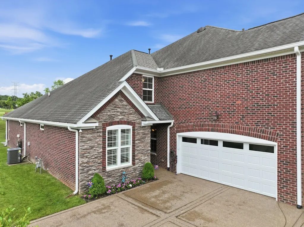 1010 Larkwood Drive Hermitage TN 37076