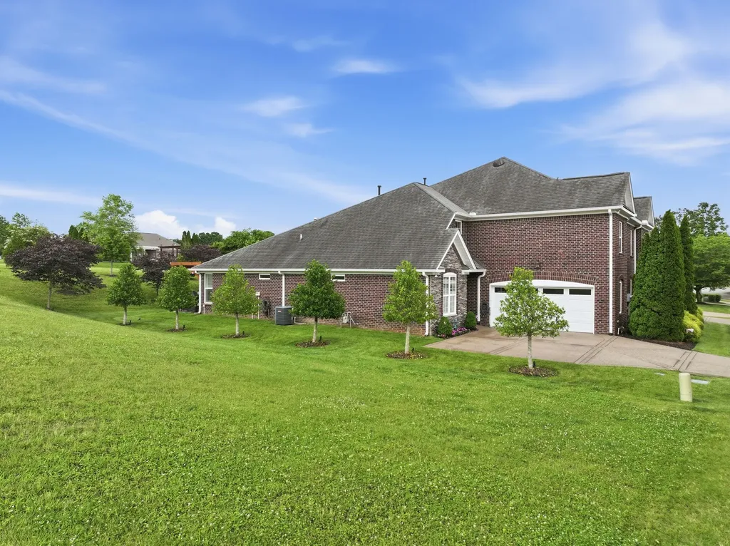 1010 Larkwood Drive Hermitage TN 37076