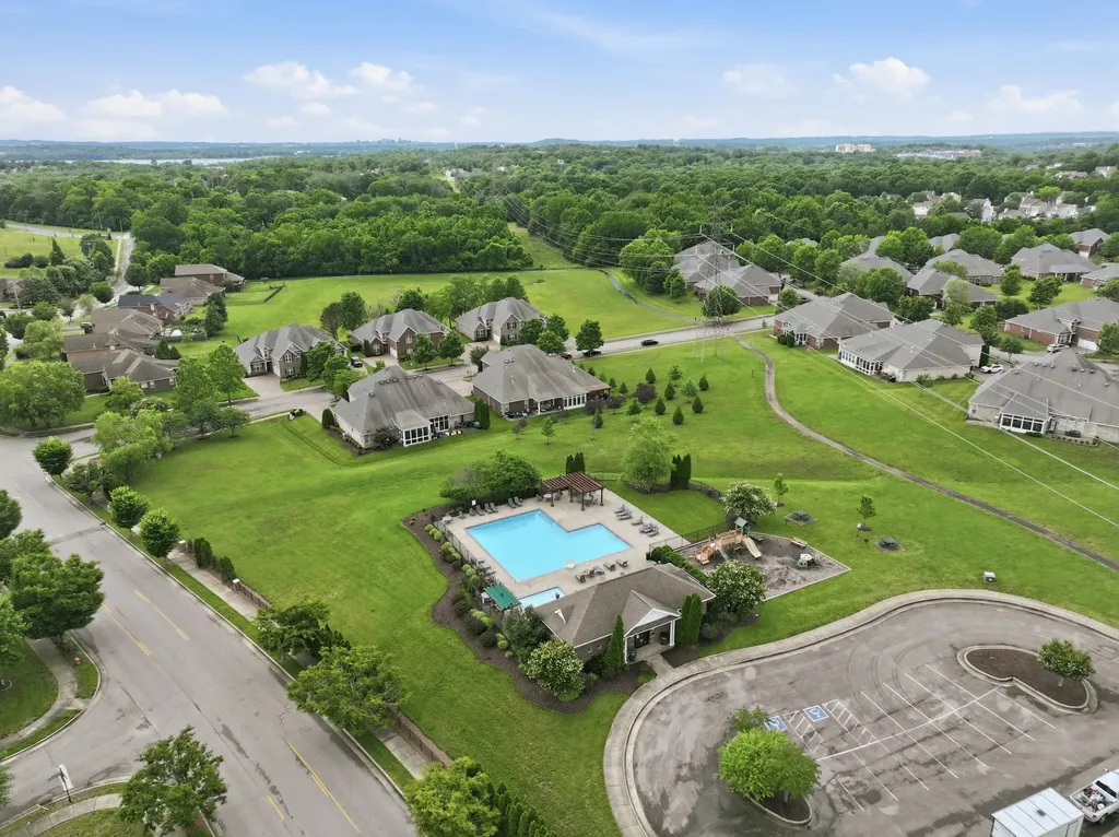 1010 Larkwood Drive Hermitage TN 37076