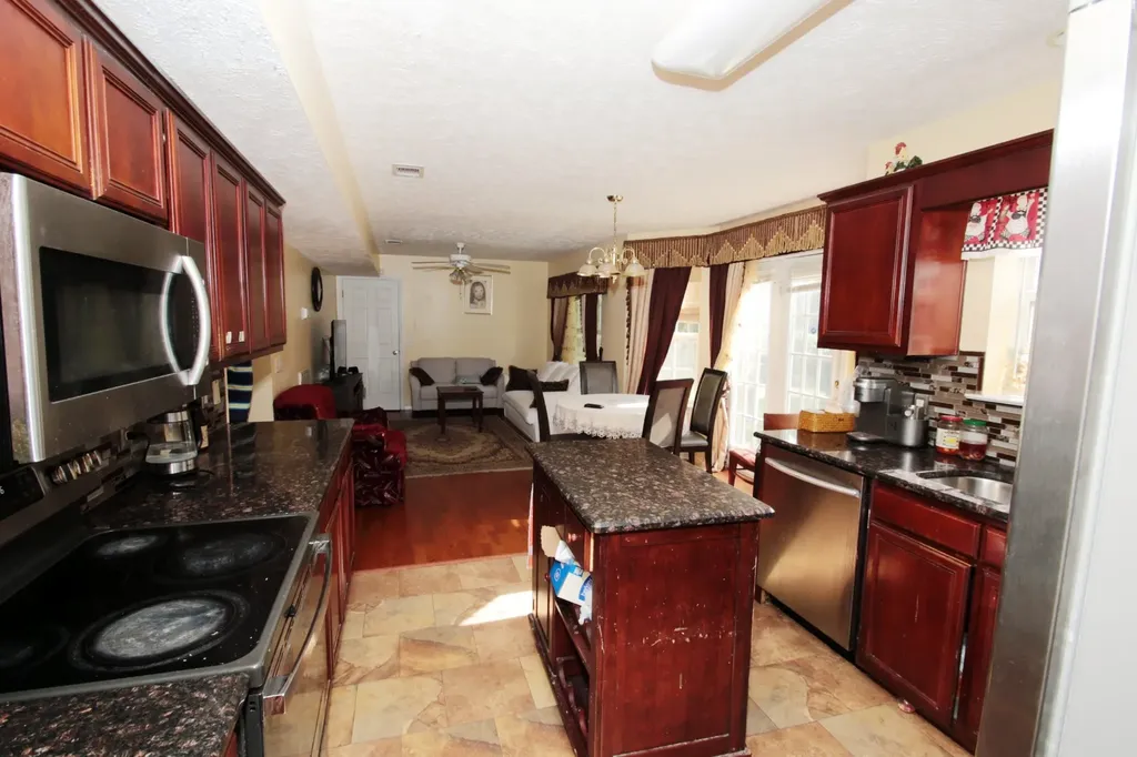 1828 Rory Cove La Vergne TN 37086