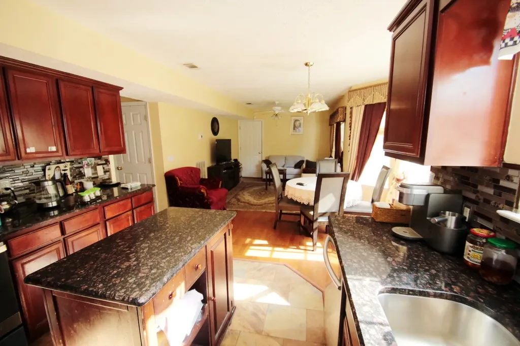1828 Rory Cove La Vergne TN 37086