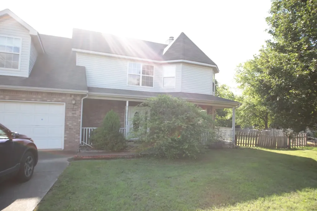 1828 Rory Cove La Vergne TN 37086