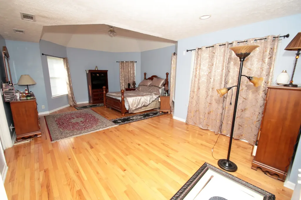 1828 Rory Cove La Vergne TN 37086