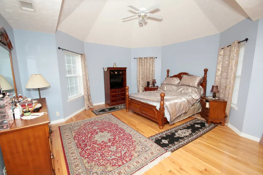 1828 Rory Cove La Vergne TN 37086