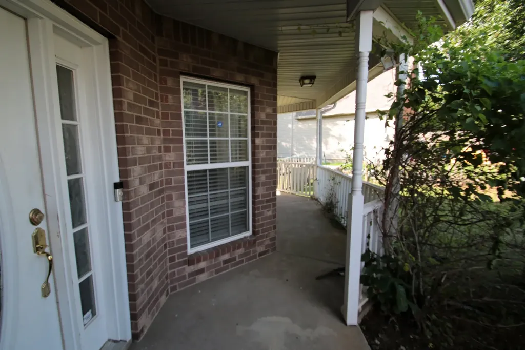 1828 Rory Cove La Vergne TN 37086