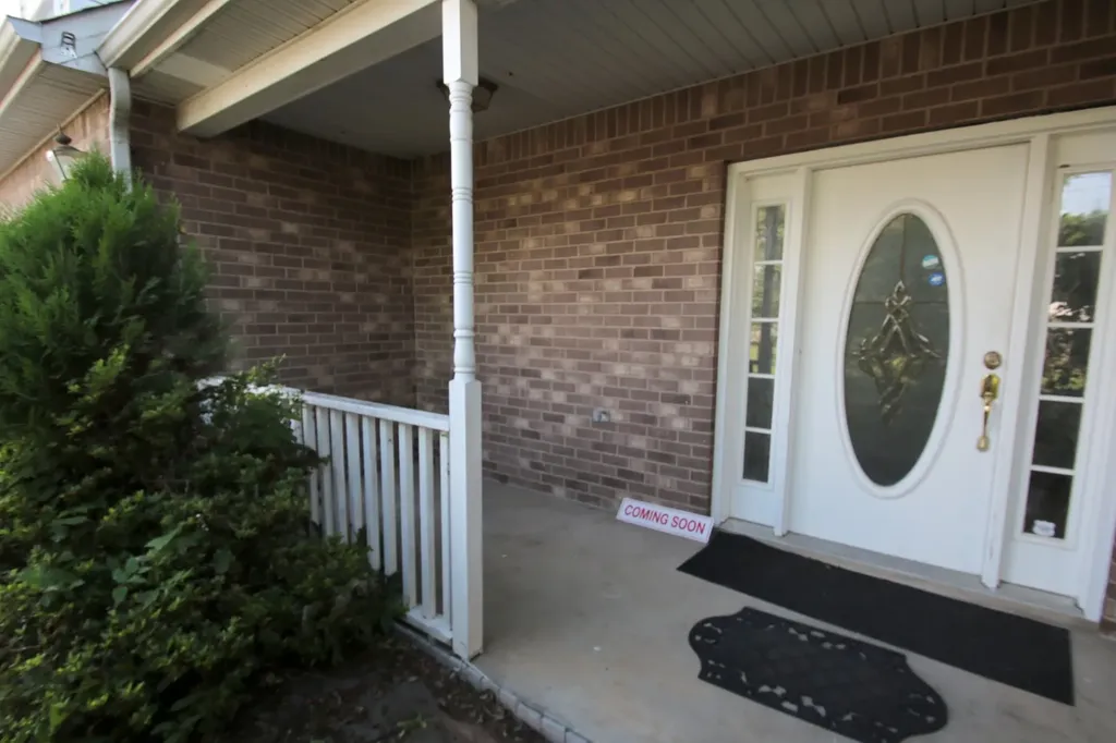 1828 Rory Cove La Vergne TN 37086