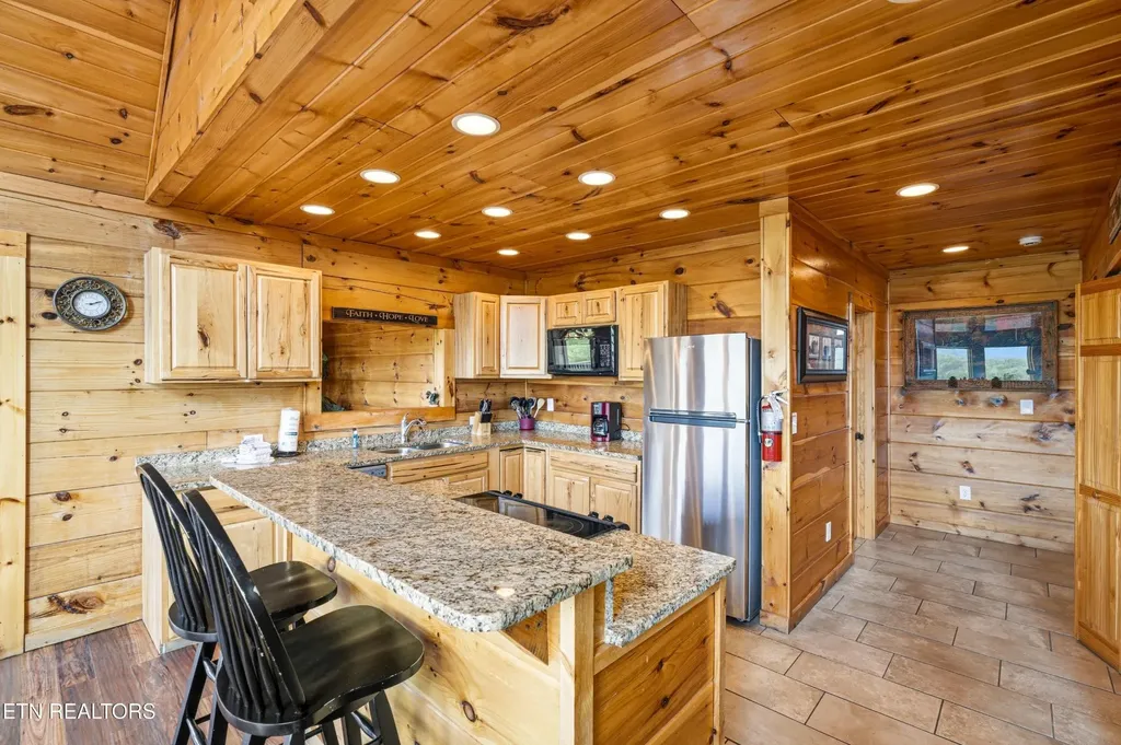 2456 Hackberry Drive Sevierville TN 37862
