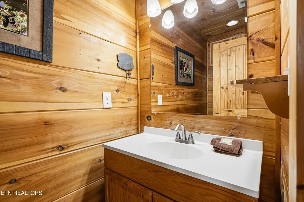 2456 Hackberry Drive Sevierville TN 37862