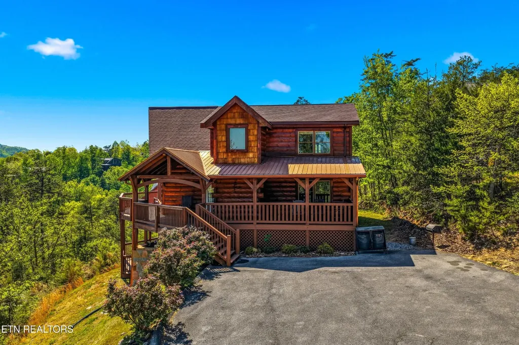 2456 Hackberry Drive Sevierville TN 37862