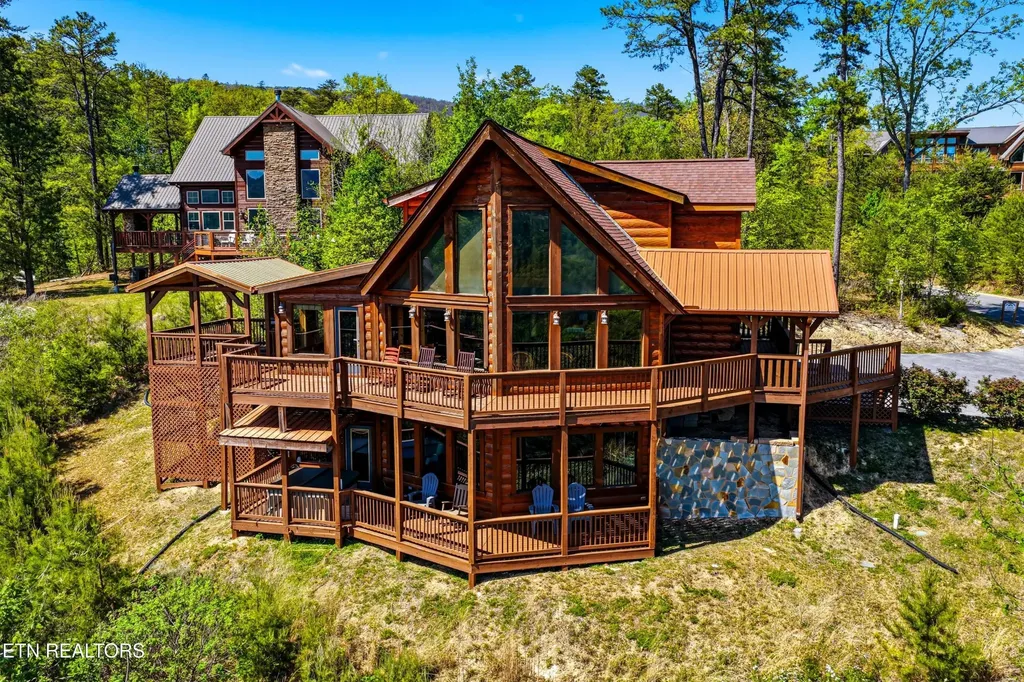 2456 Hackberry Drive Sevierville TN 37862
