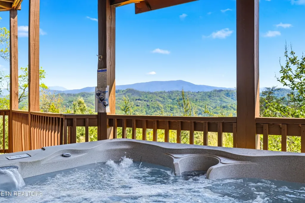 2456 Hackberry Drive Sevierville TN 37862