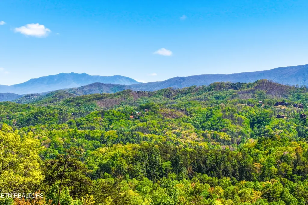 2456 Hackberry Drive Sevierville TN 37862