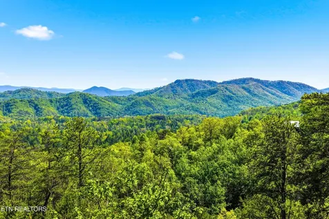 2456 Hackberry Drive Sevierville TN 37862